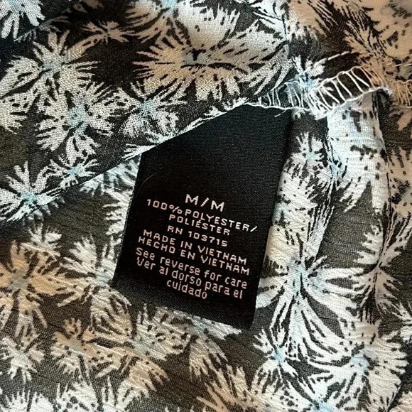 Zac & Rachel - asymmetrical floral sleeveless blouse. Size M - Picture 6 of 6